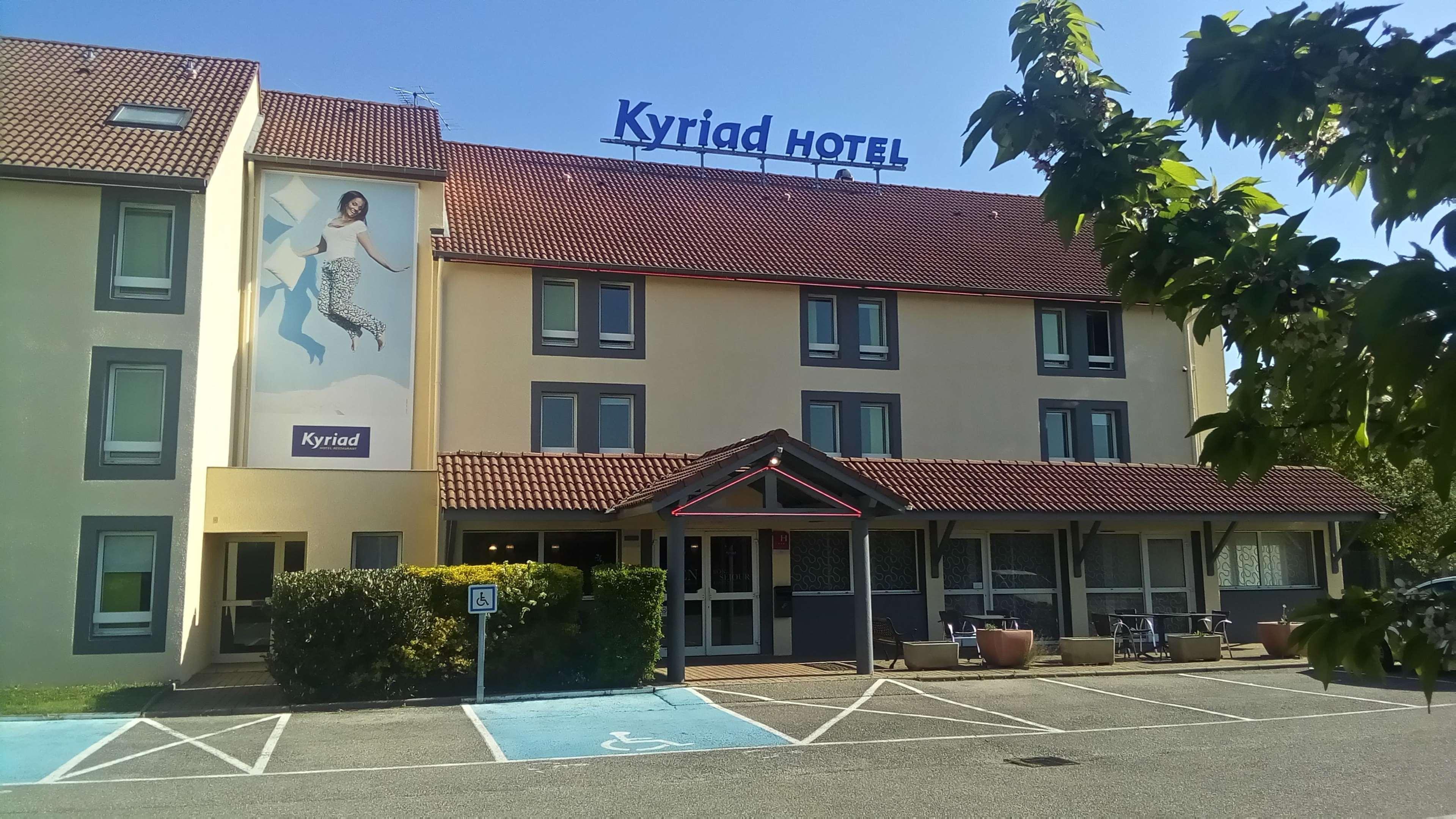 Kyriad Lyon Est - Saint Bonnet De Mure Zewnętrze zdjęcie